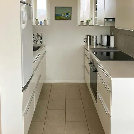 Charming Summer House In With Sea View בית נופש