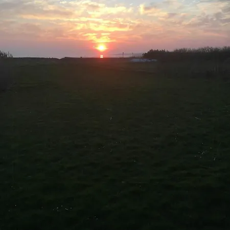 Charming Summer House In With Sea View * פאבורג