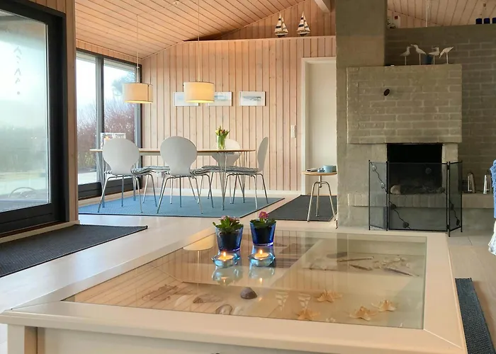 Charming Summer House In With Sea View Semesterbostad *