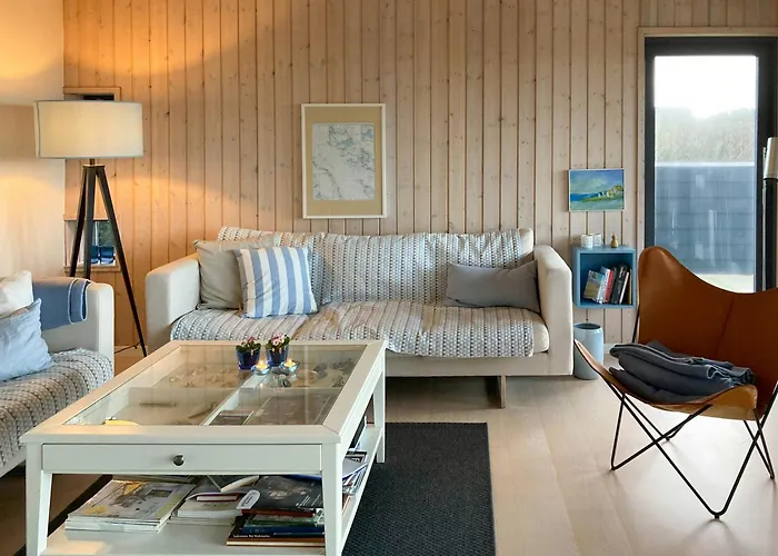 Semesterbostad Charming Summer House In With Sea View