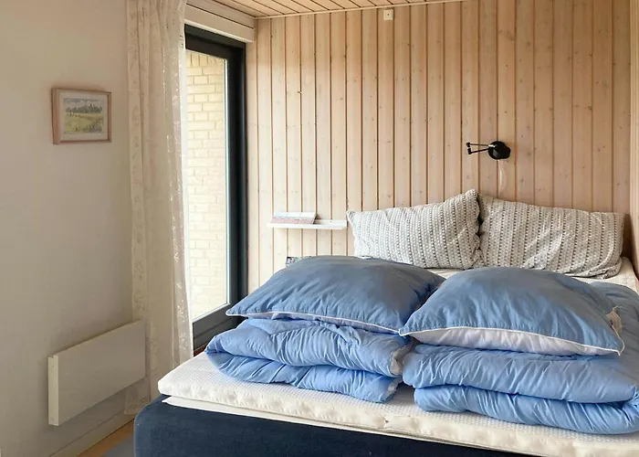 Semesterbostad Charming Summer House In With Sea View *